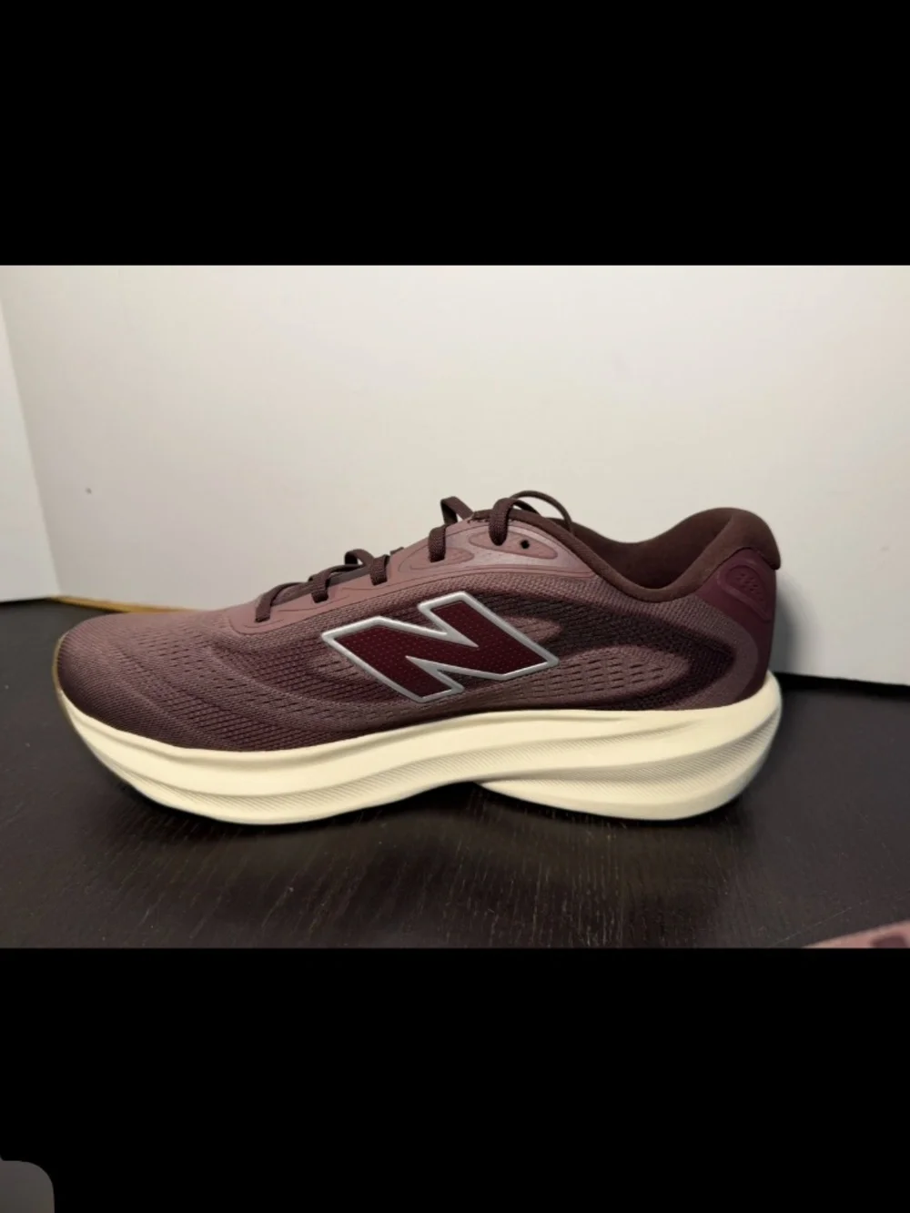 New Balance Fresh Foam 680v9 Running Shoes Burgundy/Purple/Beige Mens 9D/Wm 10.5